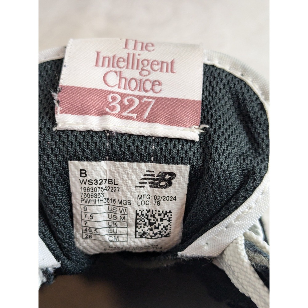 New Balance The Intelligent Choice 327 Sneakers Black White USW/9 - USM/7.5 EUC - Picture 8 of 9